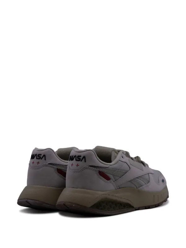 Reebok x NASA Classic Leather スニーカー | グレー | FARFETCH JP