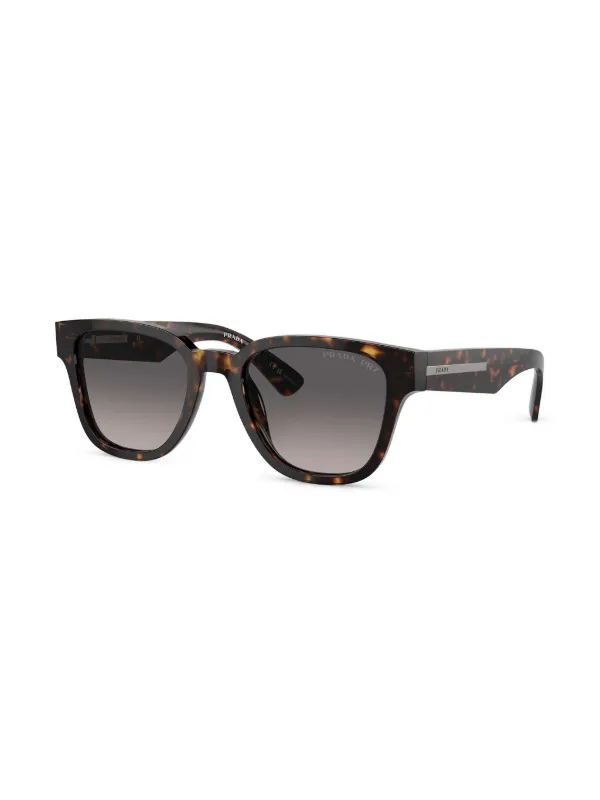 Prada Eyewear スクエアフレーム サングラス | ブラウン | FARFETCH JP