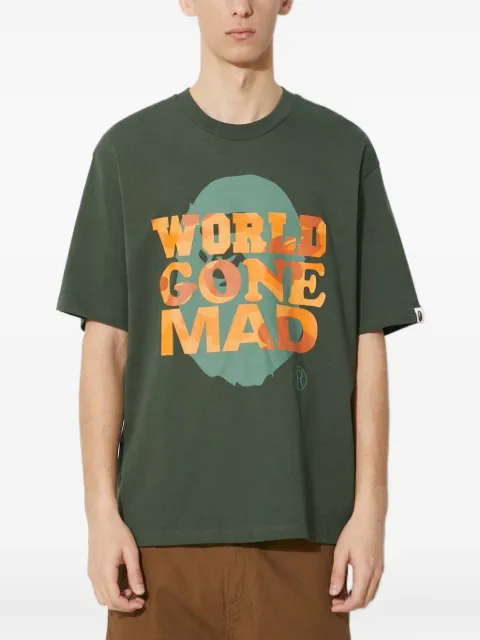 A BATHING APE® تيشيرت بطبعة World Gone Mad