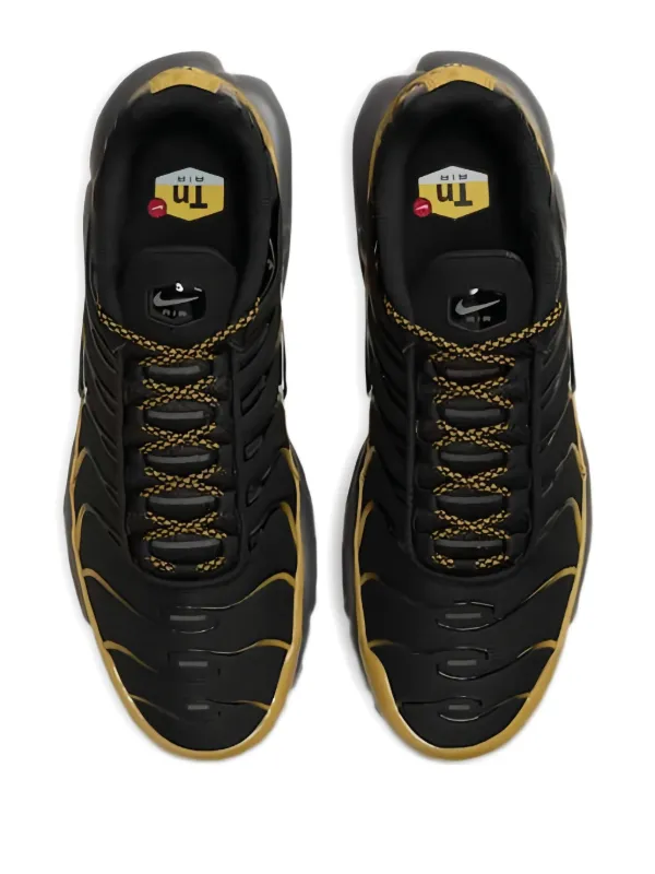 Nike Air Max Plus “Black” スニーカー | ブラック | FARFETCH JP