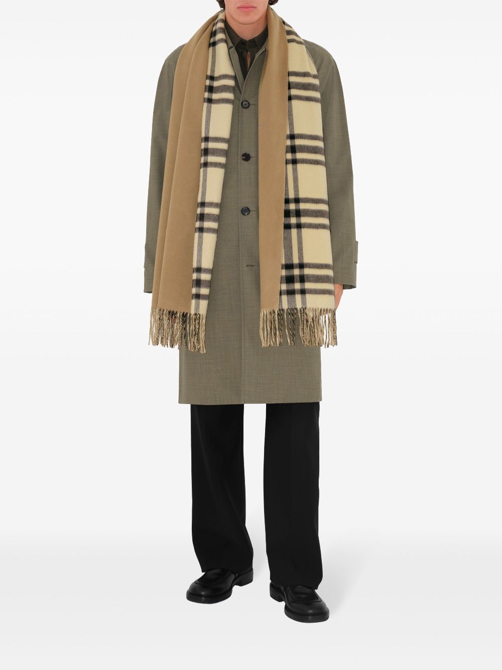 Affordable Burberry reversible checkered scarf Women