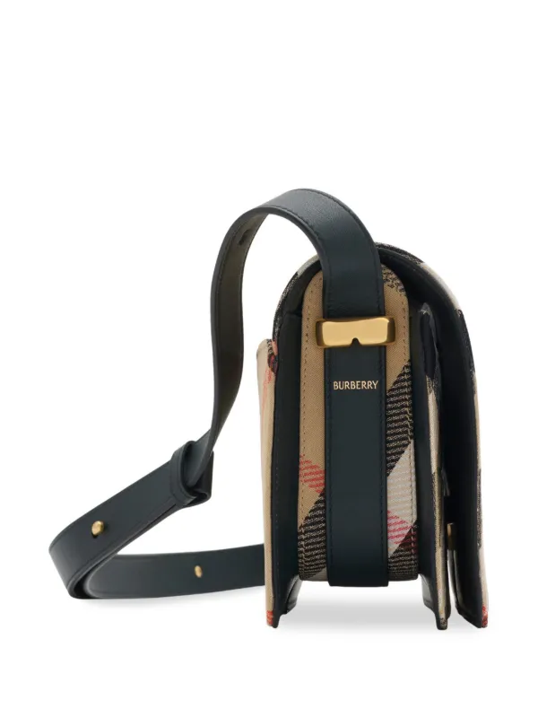 【関税＆送料込み】Burberry Small Snip Crossbody Burberry Snip Crossbody Bag | Black | FARFETCH