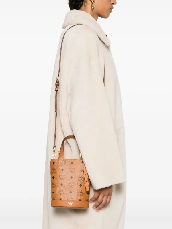 【関税&送料込】Mcm Aren Visetos Bag MCM Aren Visetos Mini Tote Bag (ショルダーバッグ) IFCHIC.COM