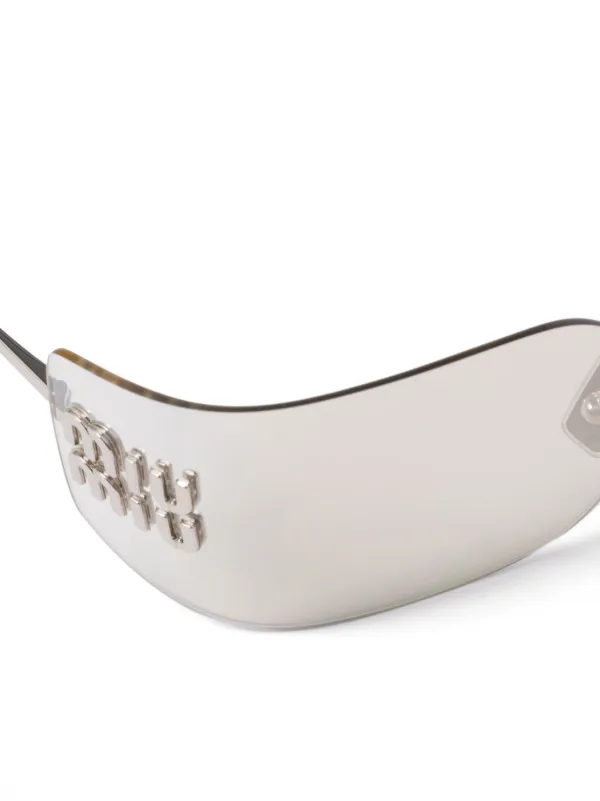 oval-frame sunglasses