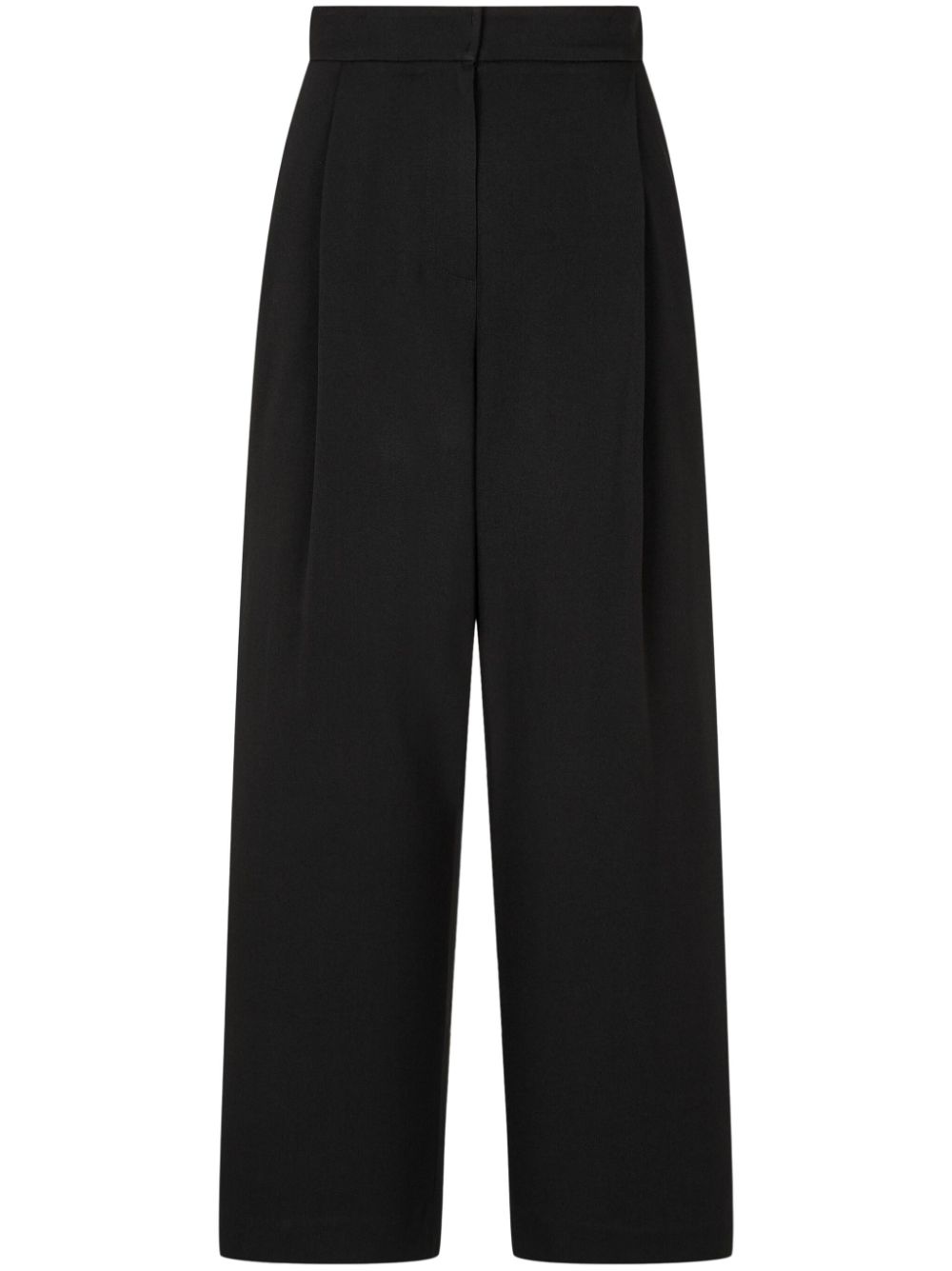 pleated trousers