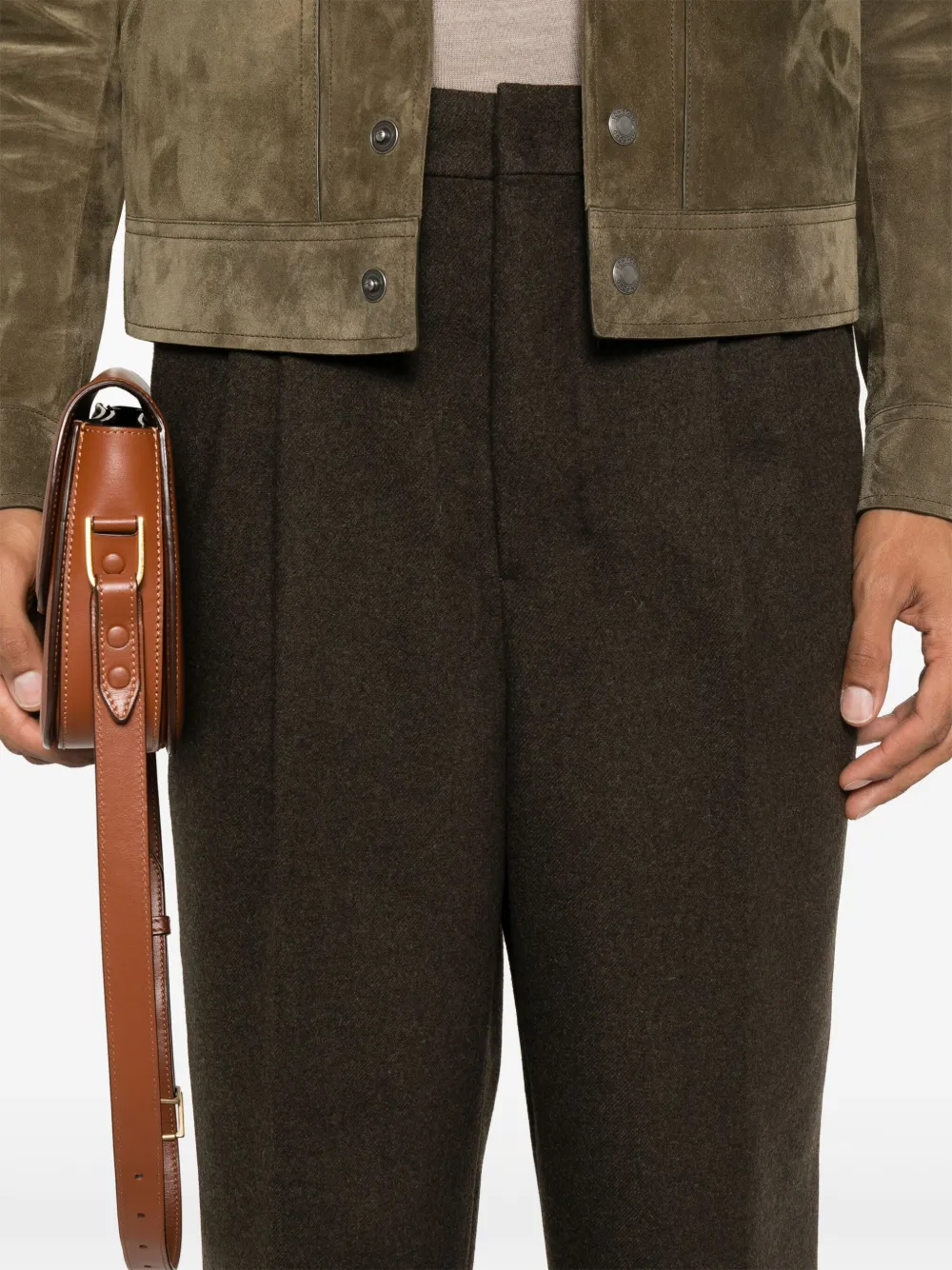AMI Paris Broek met geplooid detail Bruin