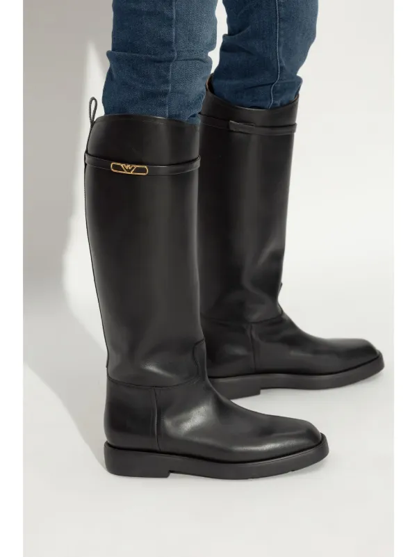 Armani deals Stiefel