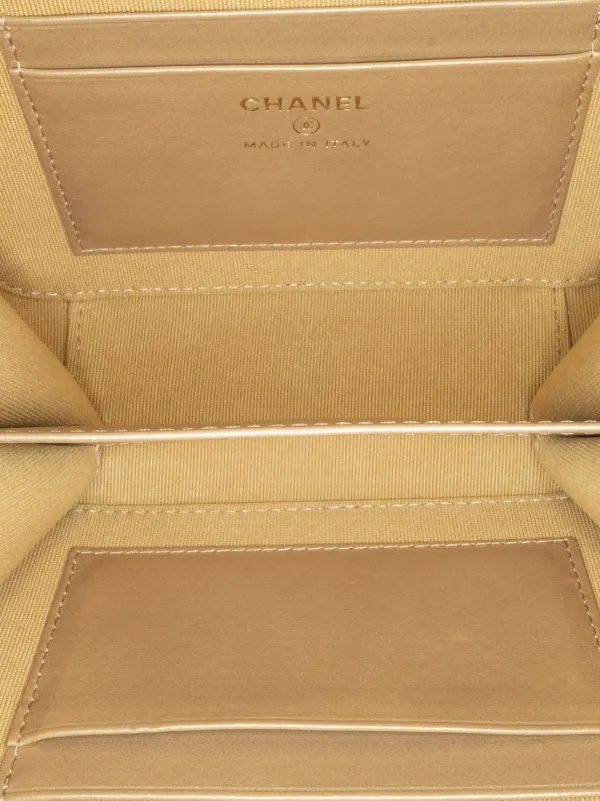 CHANEL Pre-Owned 2021-2023 CC Quilted Lambskin Pearl Crush Camera