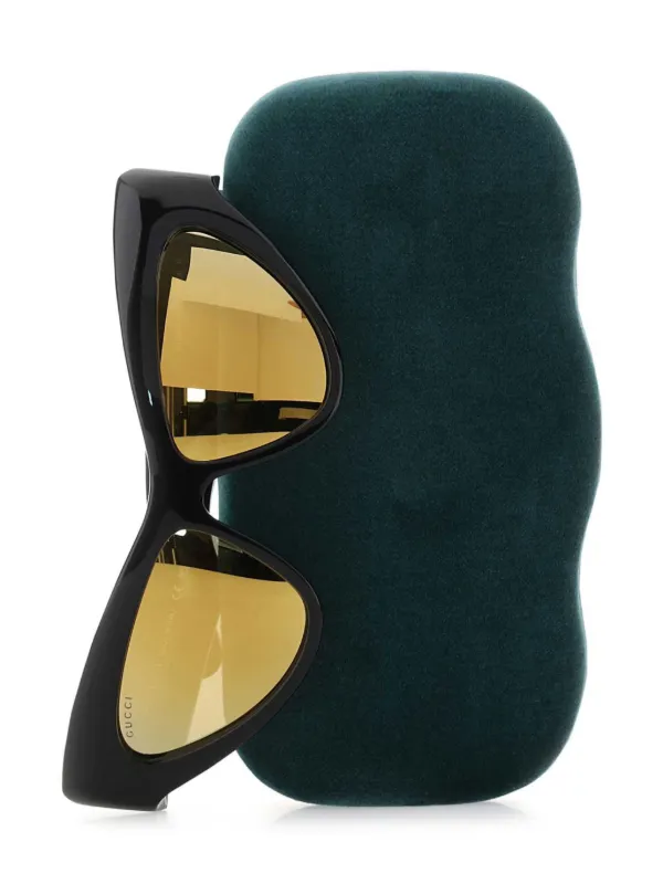 Gucci ブラック サングラス GGロゴ Gucci Eyewear ロゴ サングラス | ブラック | FARFETCH JP