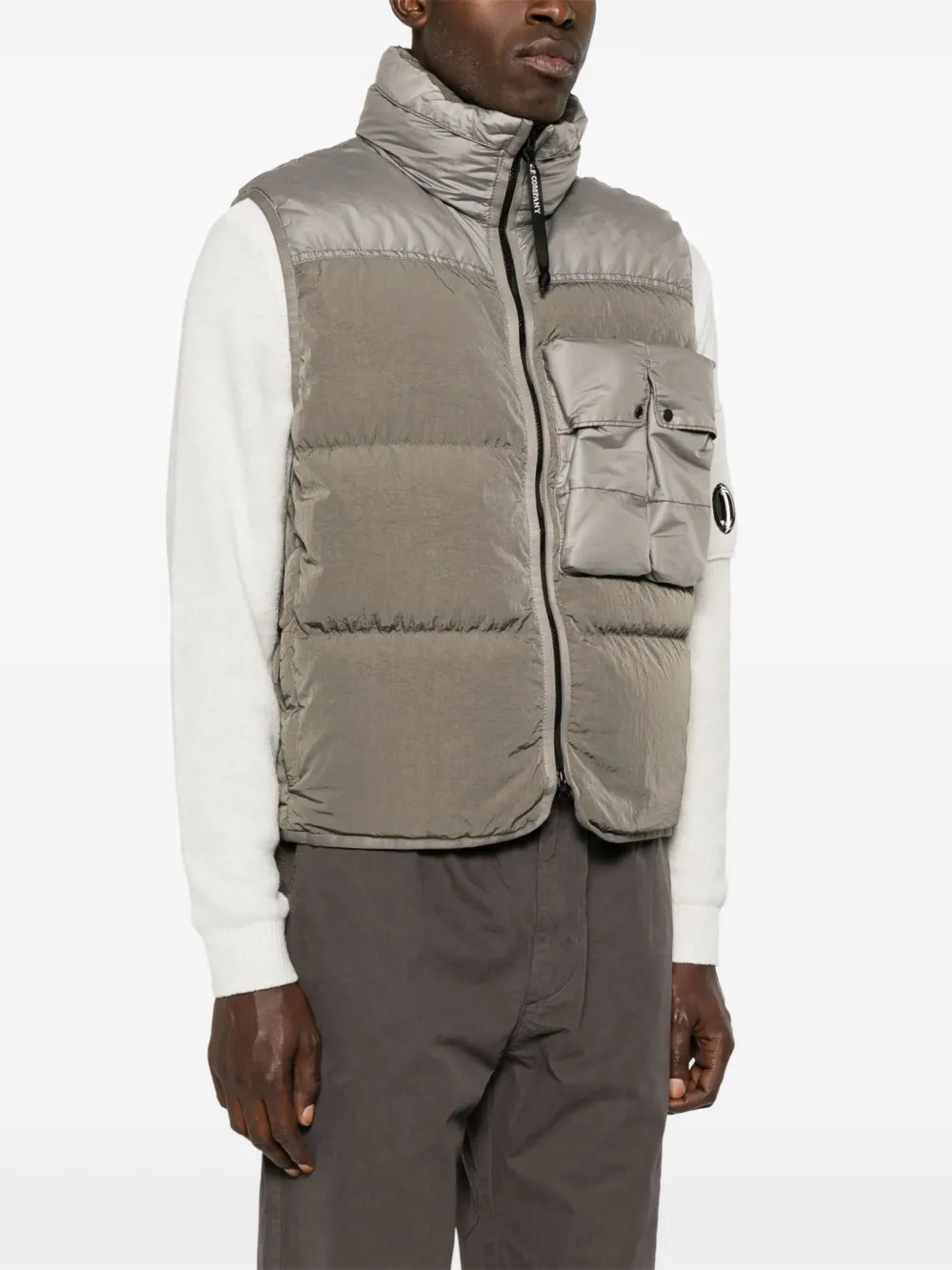 C.P. Company Eco Chrome-R ダウンベスト | グレー | FARFETCH JP