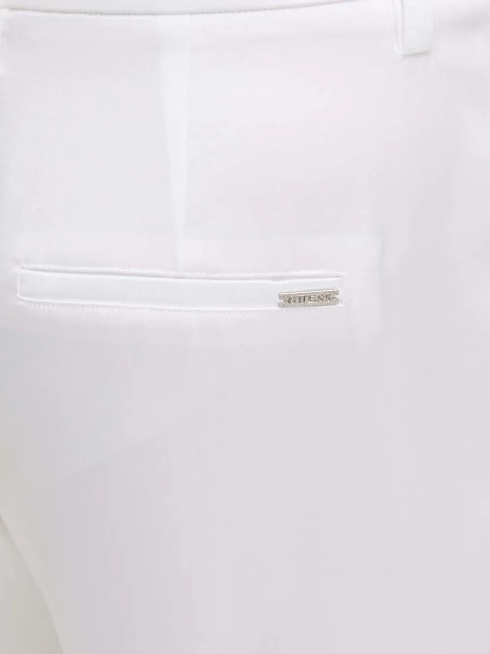 Guess Usa Buckle-detail Cargo Trousers In White
