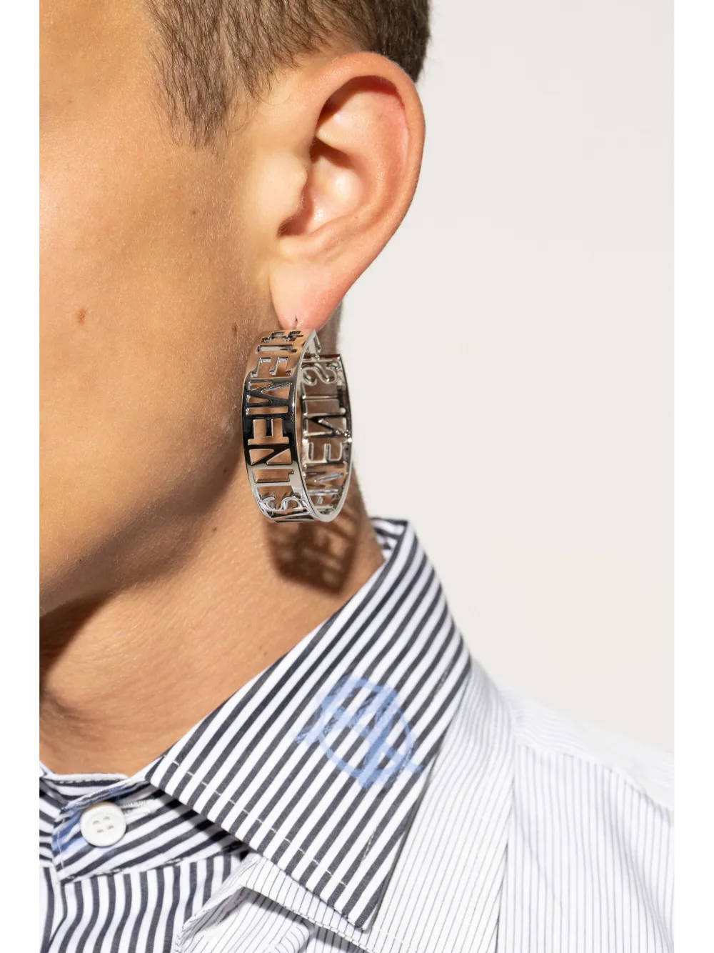 VETEMENTS cut-out logo earrings - Zilver