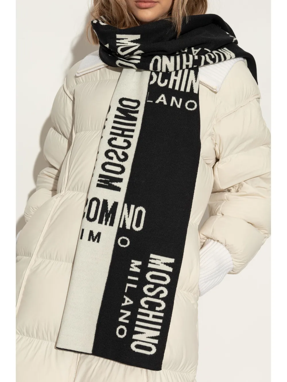 Moschino intarsia-knit logo scarf - Zwart