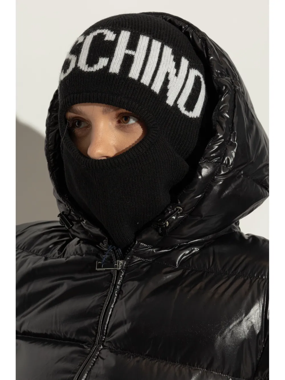 Moschino intarsia-knit logo balaclava - Zwart