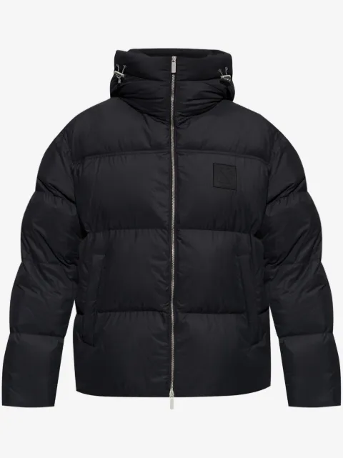 Off-White chamarra capitonada con logo