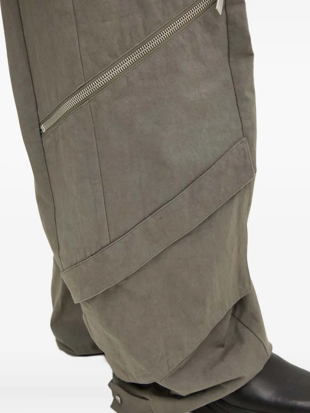 Heliot Emil Multi-pocket Trousers In Gray