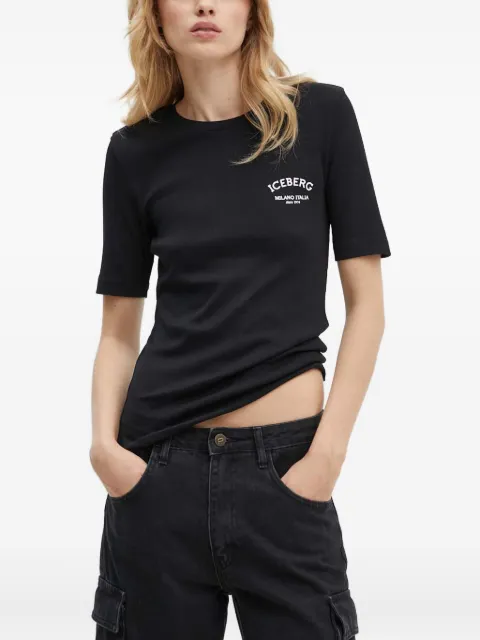 Iceberg playera con detalle del logo