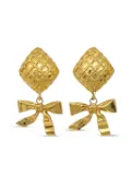 CHANEL Pre-Owned 1990-2000 bow clip-on earrings - Gold