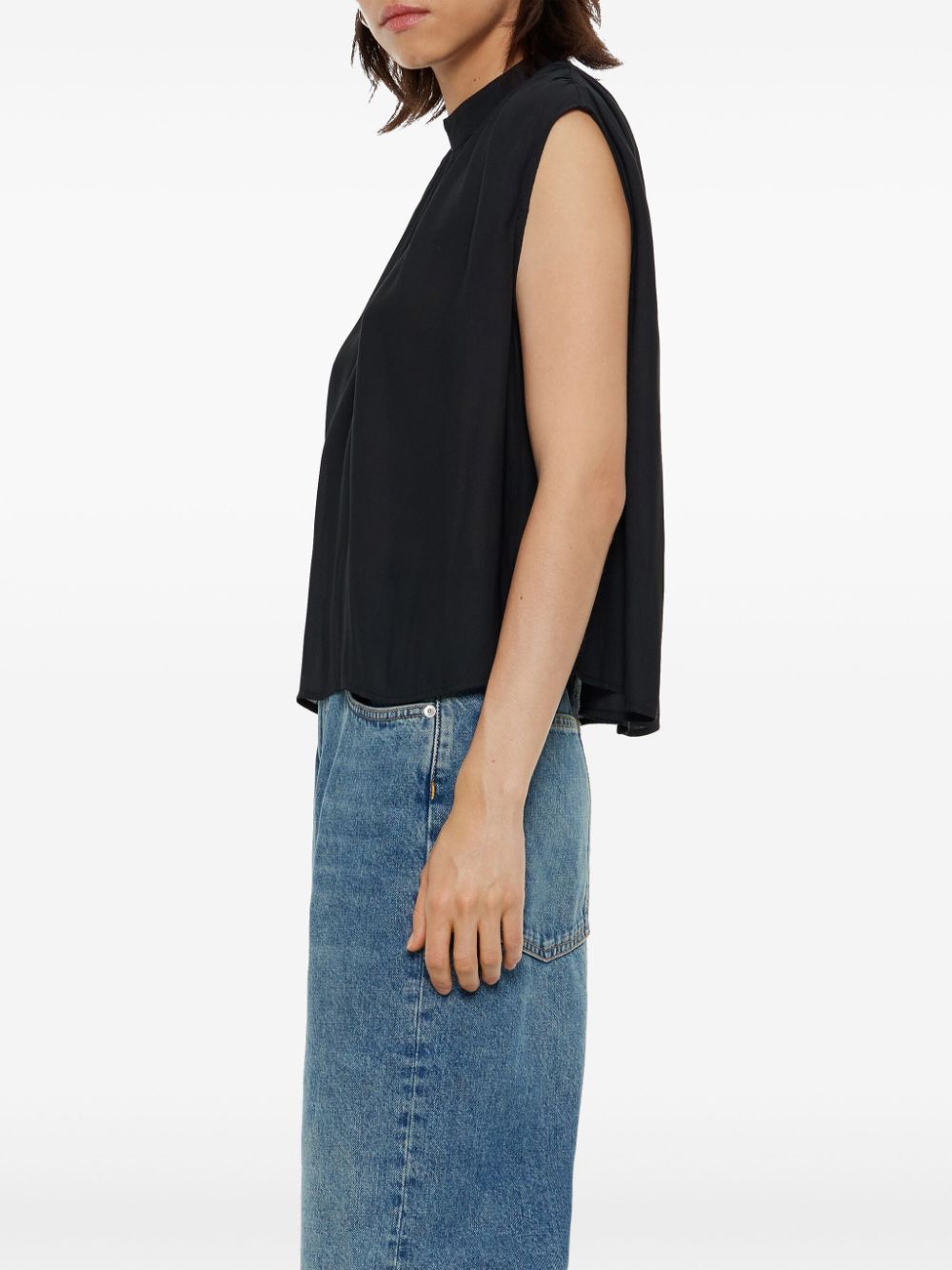 Shop Bimba Y Lola Sleeveless Blouse In Schwarz