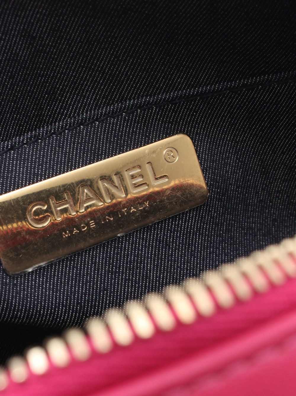 CHANEL Pre-Owned 2019 CC camera bag WOMEN