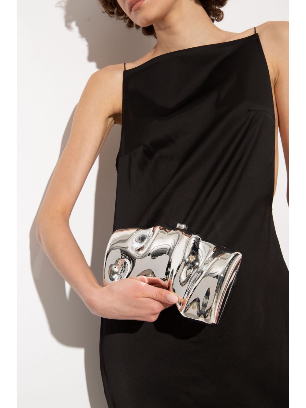 Cult Gaia Scrunch clutch bag - Zilver