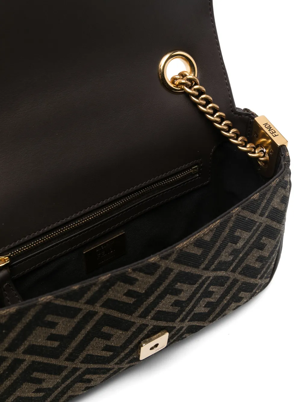 FENDI Baguette schoudertas met ketting Bruin