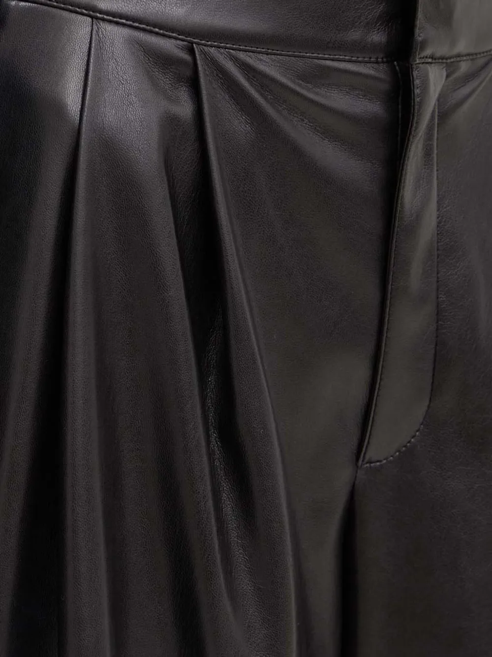 BOSS Broek met geplooide voorkant Zwart