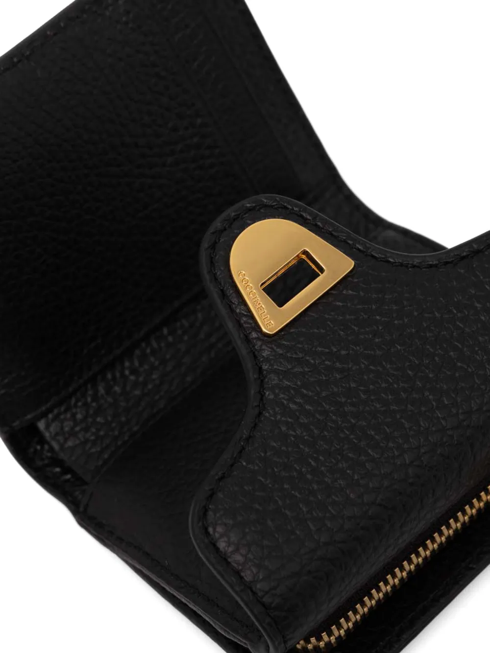 Coccinelle grainy leather wallet Zwart