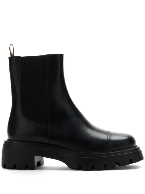 Stuart Weitzman Emerson Chelsea boots