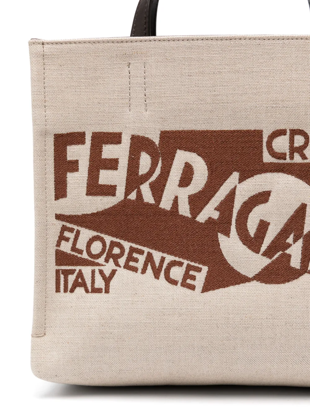 Ferragamo Shopper met logo Beige