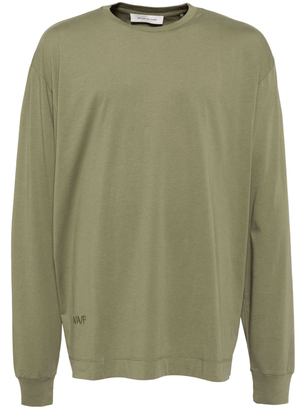 long-sleeved T-shirt