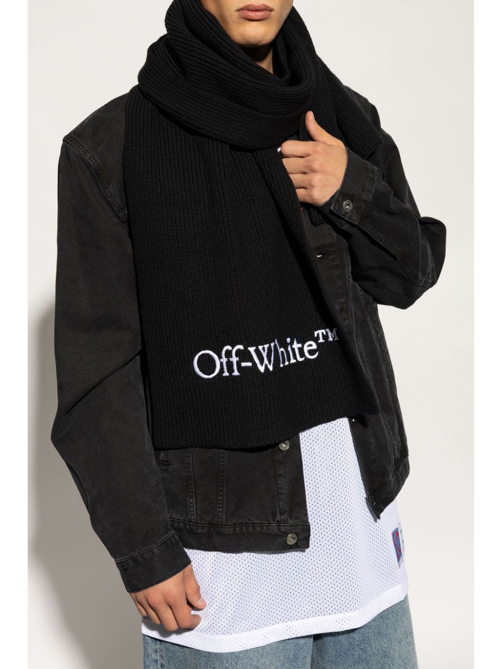 Shop Off-white Bookish Scarf In Black