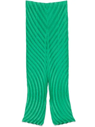 Issey Miyake Nuance Pleats Solid Trousers | Green | FARFETCH SG Issey Miyake Nuance Pleats Solid Trousers | Green | FARFETCH SG