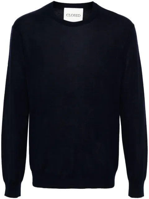 Closed wool sweater