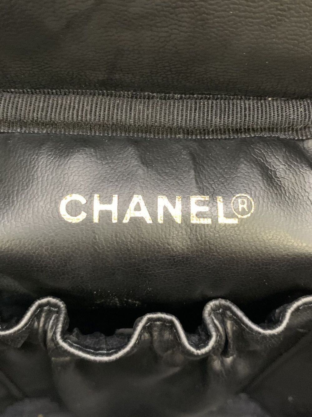 CHANEL 1996-1997 CC stitch Vanity handbag Women