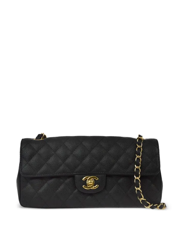 Chanel Pre-owned 2009 East West Shoulder Bag in Black