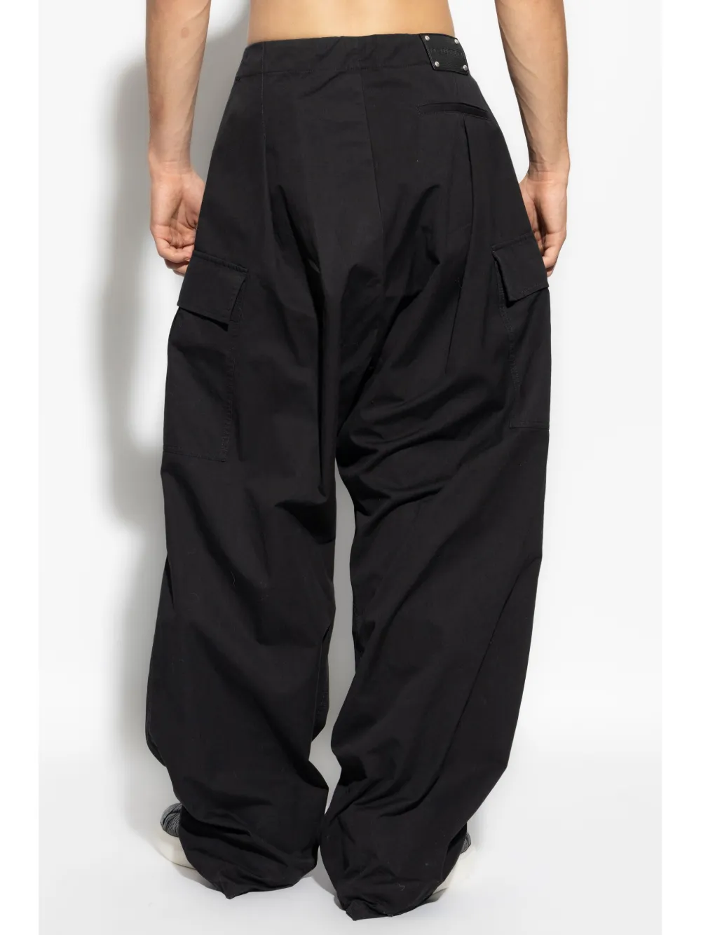 Alexander Mcqueen Pleated Cargo Trousers In Black