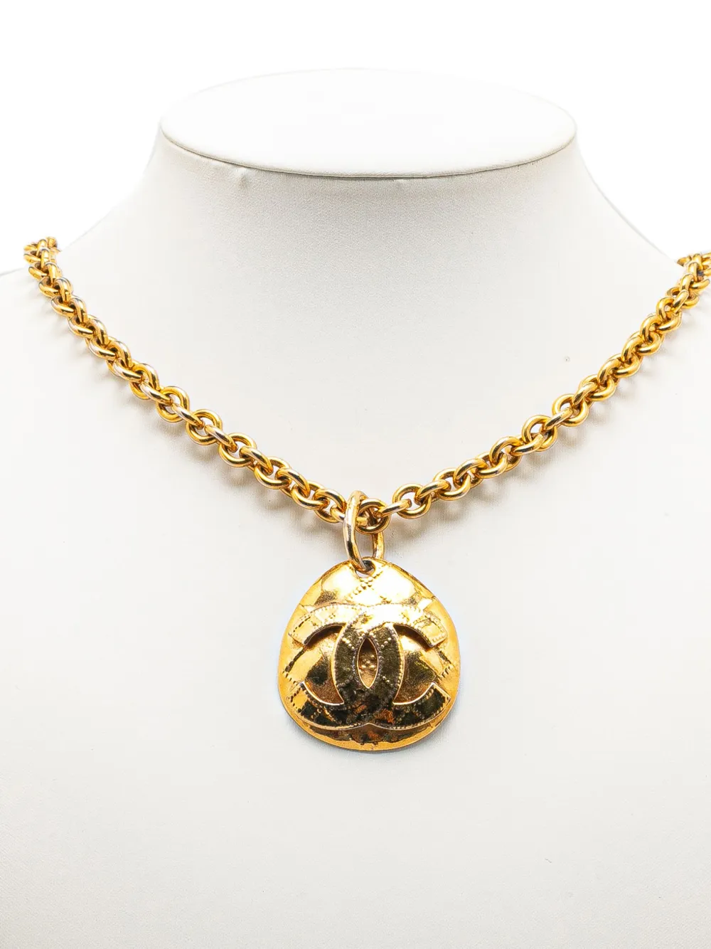 1994 Gold Plated Cc Round Pendant Costume Necklace
