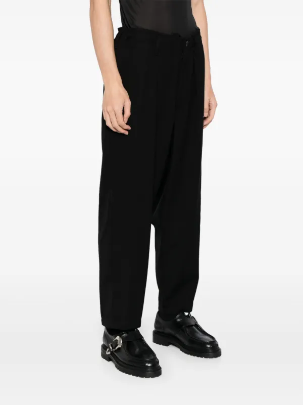 Yohji Yamamoto テーパードパンツ | ブラック | FARFETCH JP