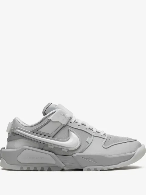 Nike tenis Dunk Genesis Low Ghost (Edition of 8461) de Nike x RTKFT