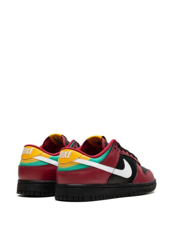 Nike Dunk Low “Biker Tattoos” スニーカー | レッド | FARFETCH JP