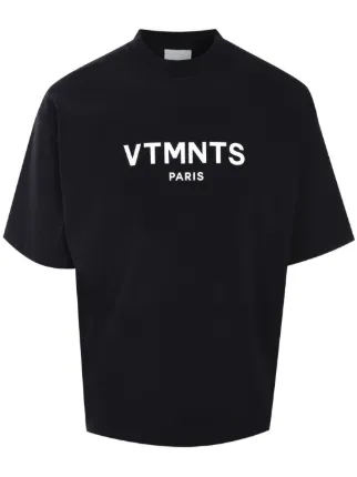 【VTMNTS】パリ刺繍Tシャツ 25128372_55466462_322.jpg