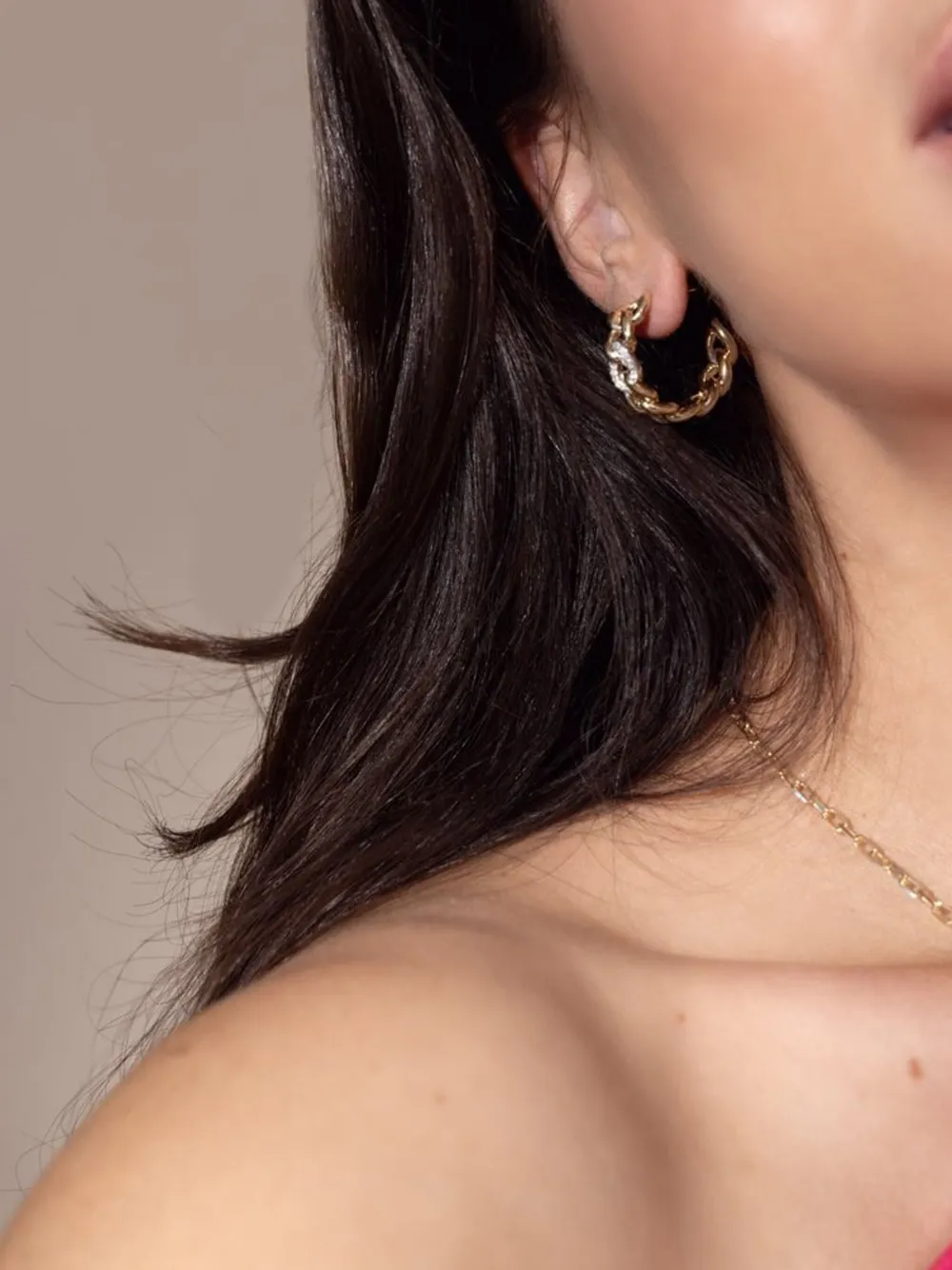 Sydney Evan 14kt Yellow Gold Small Single Link Diamond Hoop Earrings In Gold