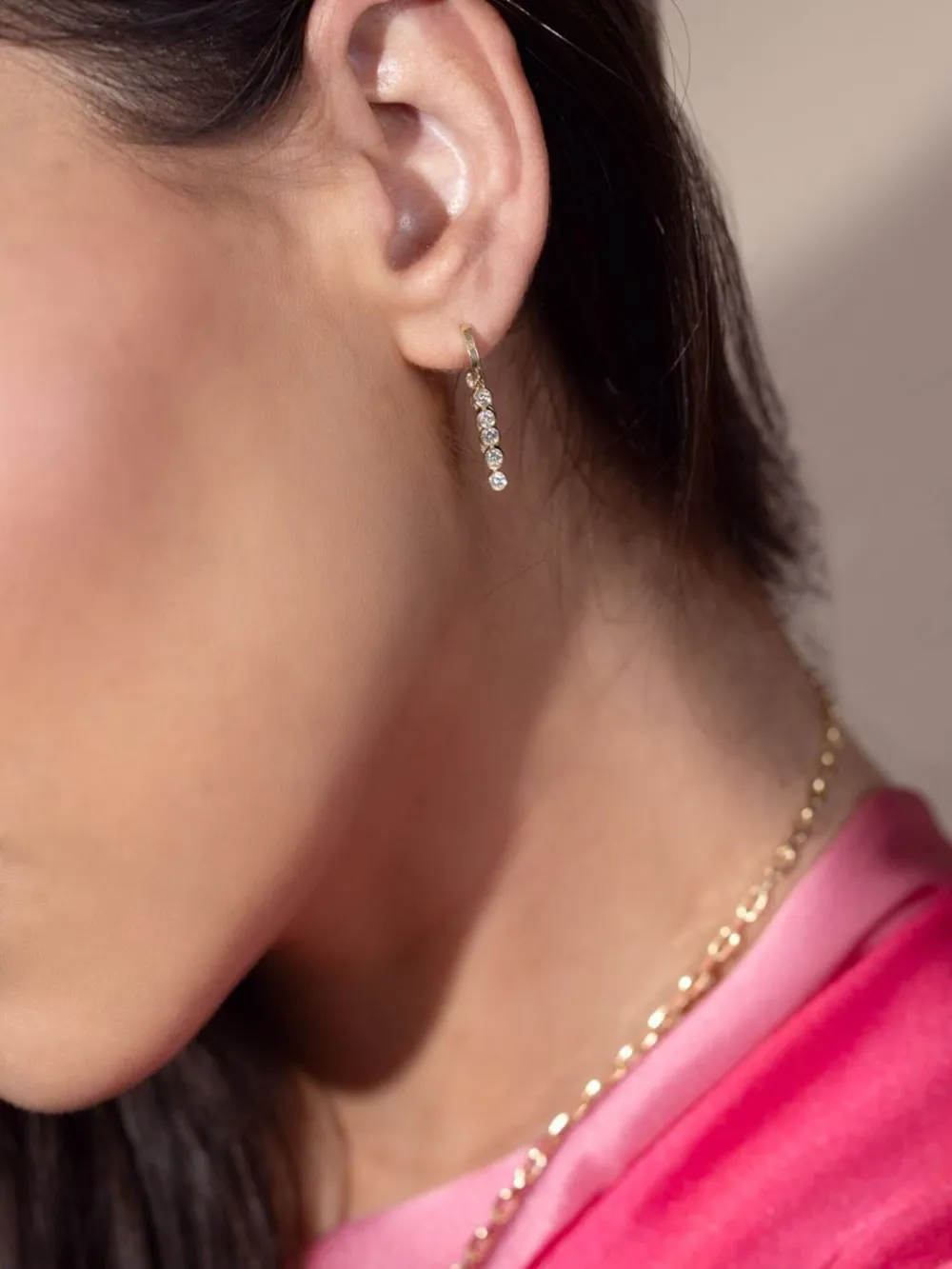 Sydney Evan 14kt Yellow Gold Diamond Huggie Earrings In Gold