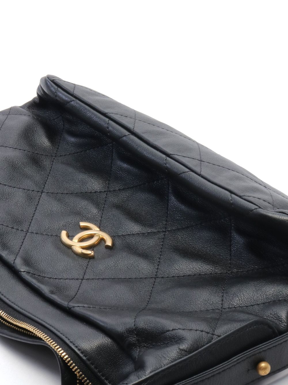 CHANEL 2021 CC quilted shoulder bag Women