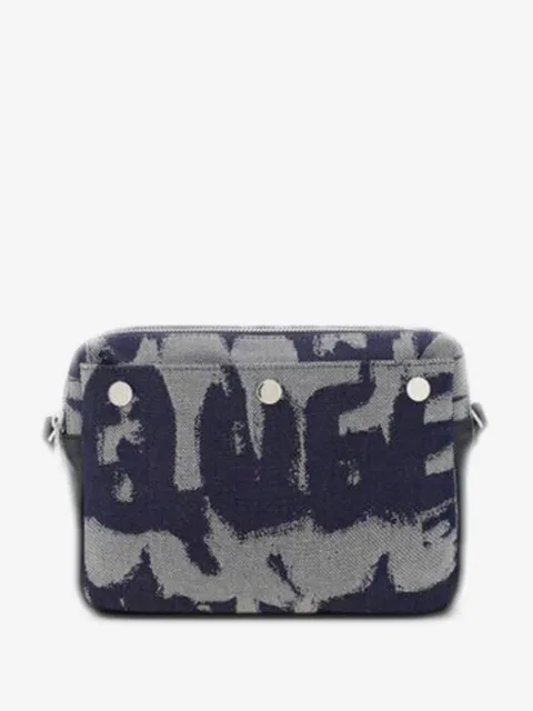 Alexander McQueen bolsa crossbody con estampado de grafiti