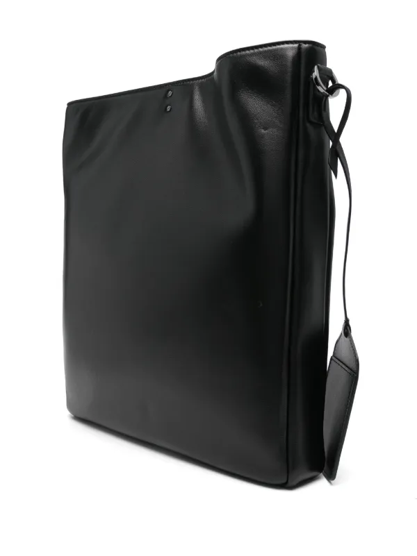【VALENTINO】ヴァレンティノ Vロゴ ロッカー ショルダーバッグ Valentino Garavani Vロゴ ロッカー ショルダーバッグ