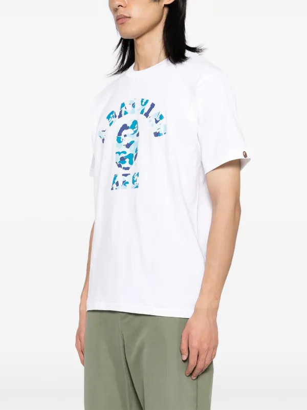 A BATHING APE ロゴ Tシャツ ホワイト A BATHING APE® ロゴ Tシャツ | ホワイト | FARFETCH JP