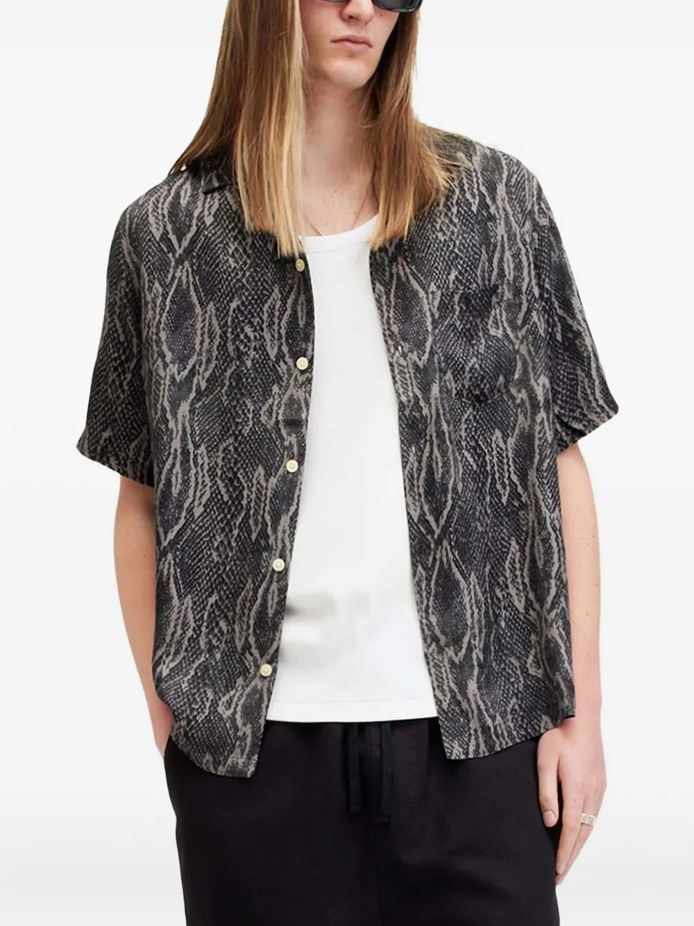 AllSaints プリント ショートスリーブ シャツ - ブラック AllSaints プリント ショートスリーブ シャツ - ブラック