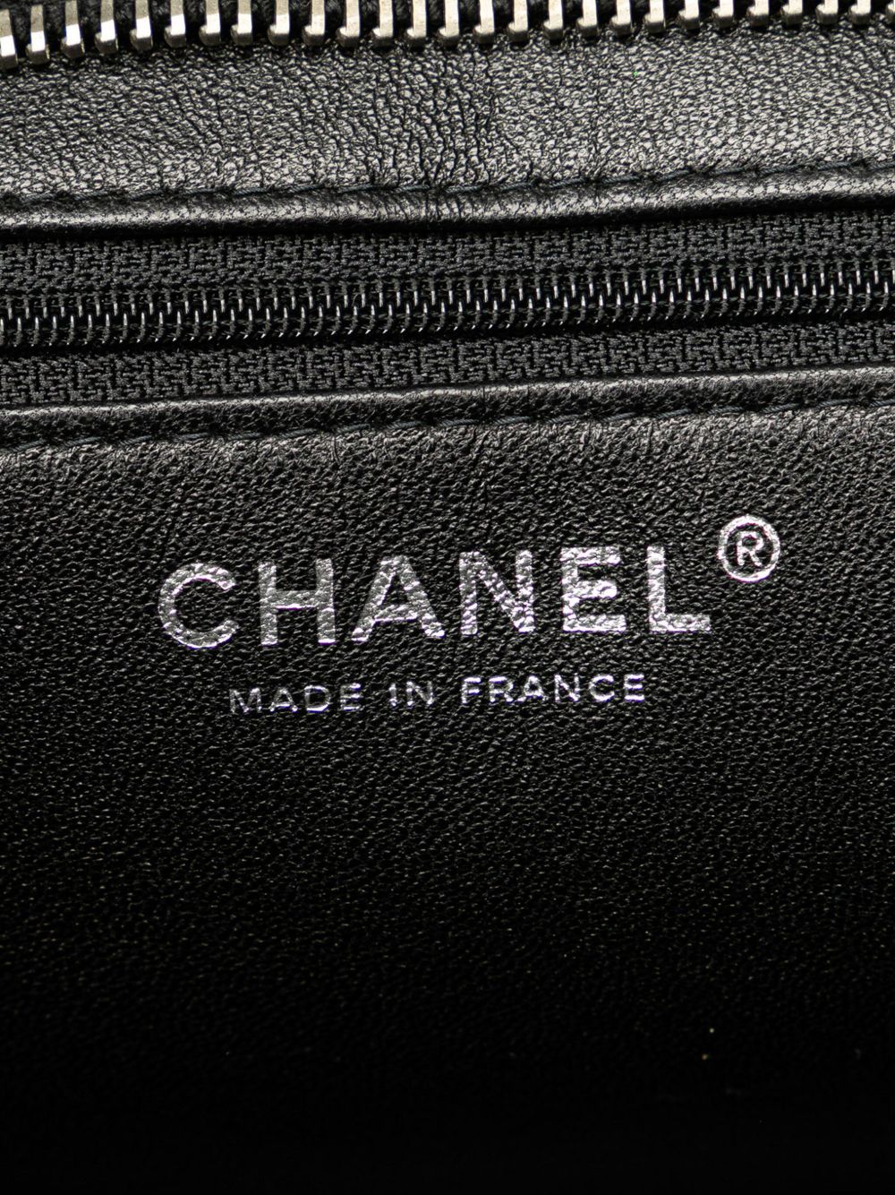 CHANEL 2005-2006 Caviar Medallion tote bag Women